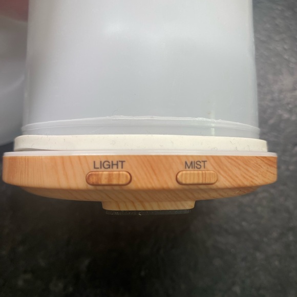 Essential Oil Diffuser - Picture 4 of 4